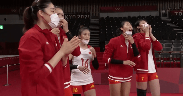 “盈”來轉(zhuǎn)運(yùn)！中國女排終于迎來首局勝利，李盈瑩立大功