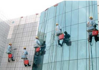 如何保證外墻清洗的安全性？